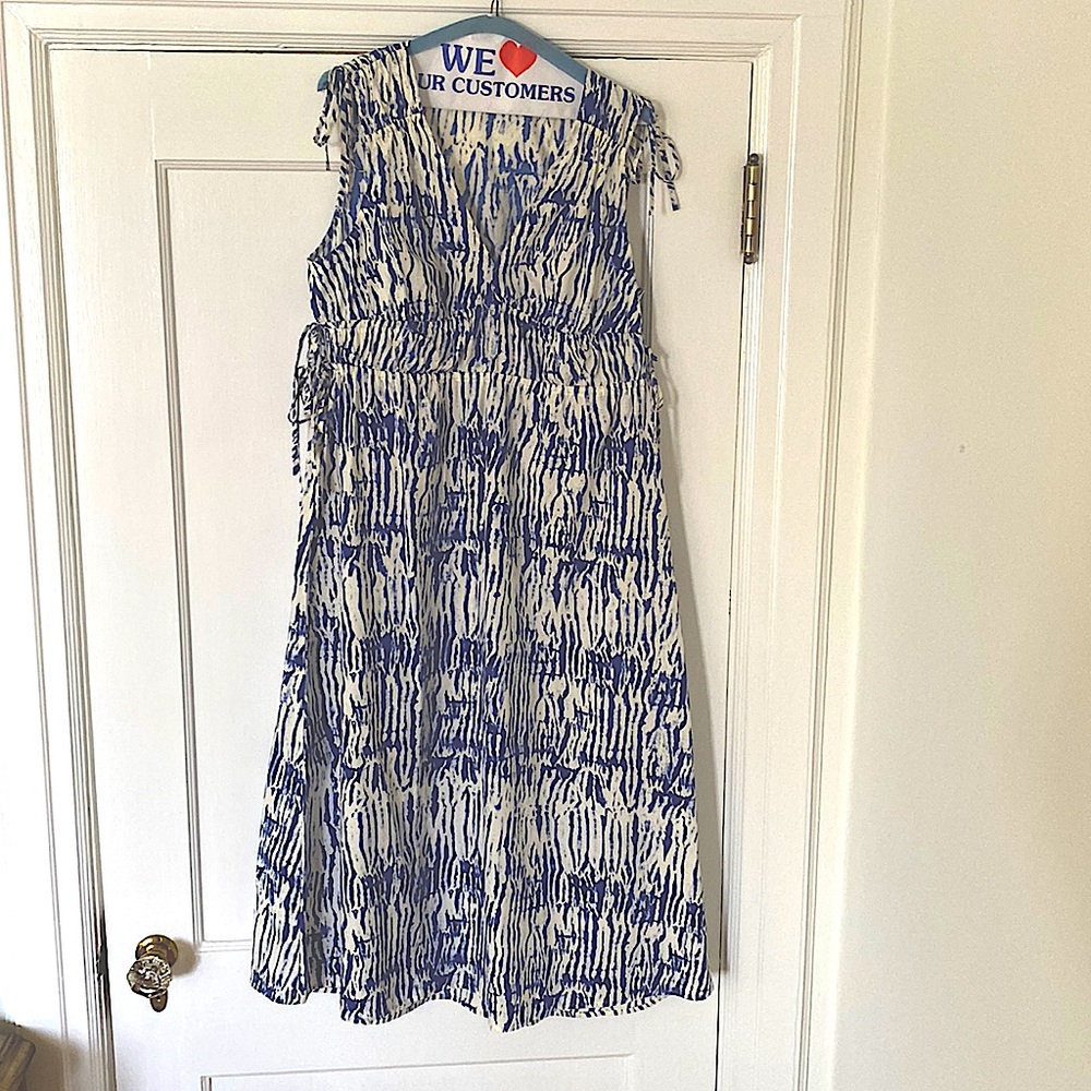 Rails Summer dress.  Ties at shoulder and high waist.  55% Cotton/45% Tencel.